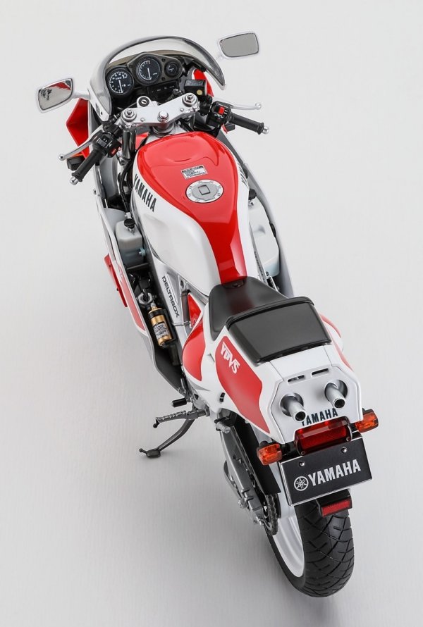 Hasegawa 21517-BK17 Yamaha TZR250 (3MA) (1989) 1/12