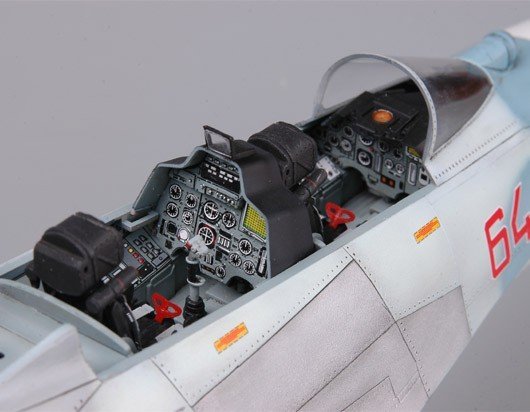 Trumpeter 02270 Su-27UB Flanker-C (1:32)