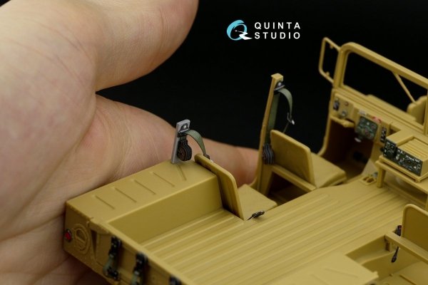 Quinta Studio QR35003 HUMVEE family belts, 3D-Printed &amp; coloured on decal paper (all kits) 1/35