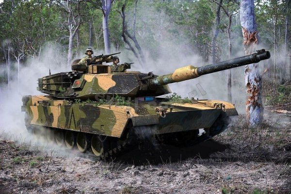 Revell 63346 M1A1 AIM(SA)/ M1A2 Abrams Model Set 1/72