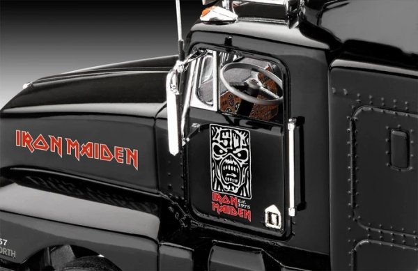 Revell 07740 Iron Maiden Tour Truck 1/32