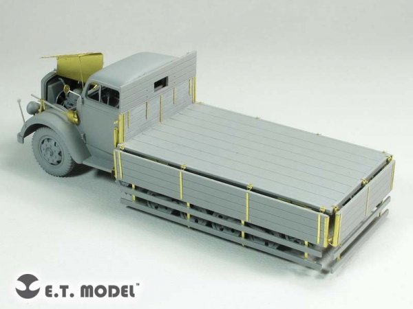 E.T. Model E35-168 WWII German Sd.Kfz.3a Maultier Half-Track (For DRAGON 6761) (1:35)