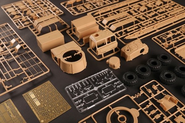 Trumpeter 01087 72V6 of 96k6 Pantsir-S1 SPAAGM BAZ-6909 1/35