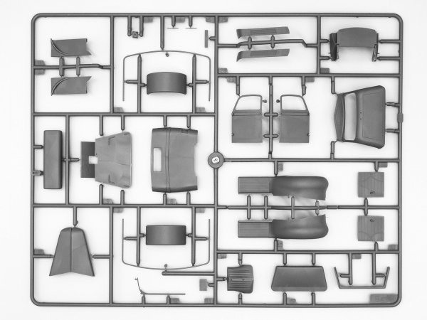 ICM DS3523 Sankas WWII Wehrmacht Ambulance Trucks 1/35