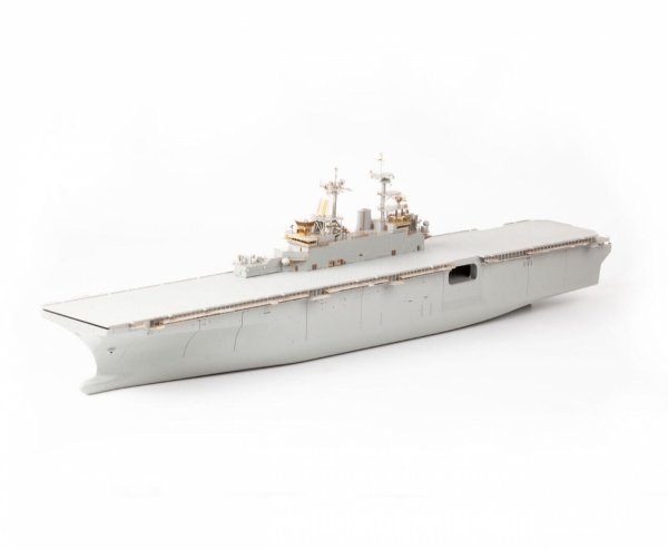 Eduard 53321 USS Wasp LHD-1 part 4 Trumpeter 1/350