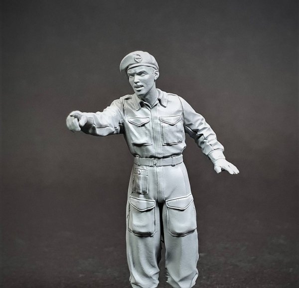 Panzer Art FI35-174 British Sherman tank loader 1/35