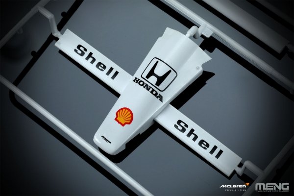 Meng Model RS-005 McLaren MP4/4 1988 (Pre-Colored Edition) 1/12