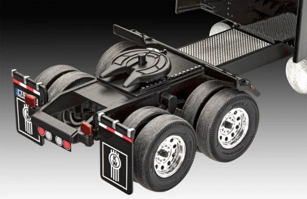 Revell 07740 Iron Maiden Tour Truck 1/32
