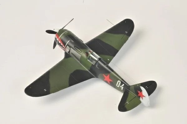 Zvezda 4803 LAVOCHKIN LA-5 1/48