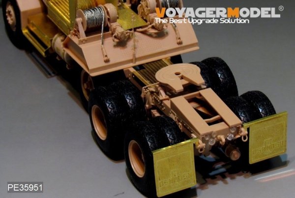Voyager Model PE35951 Modern US Army M911 C-HET &amp;M747 Heavy Equipment Semi-Trailer For MENG SS-013 1/35
