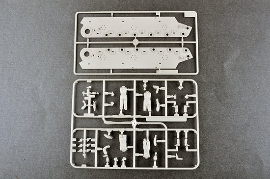 Trumpeter 09597 KV-1 1942 Simplified Turret Tank w/Tank Crew 1/35