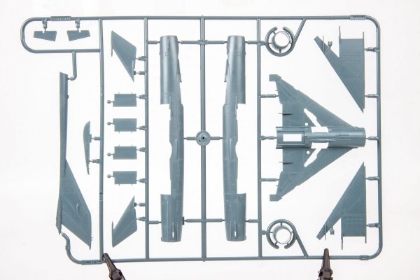 Eduard 70142 MiG-21MF Fighter Bomber 1/72