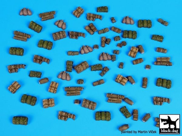 Black Dog T72057 Tentage plus bedrols 3 accessories set 1/72