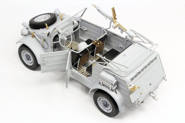 Revell 03500 Kübelwagen Typ 82 Platinum Edition 1/9