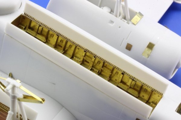Eduard 48699 S-2E bomb bay 1/48 Kinetic