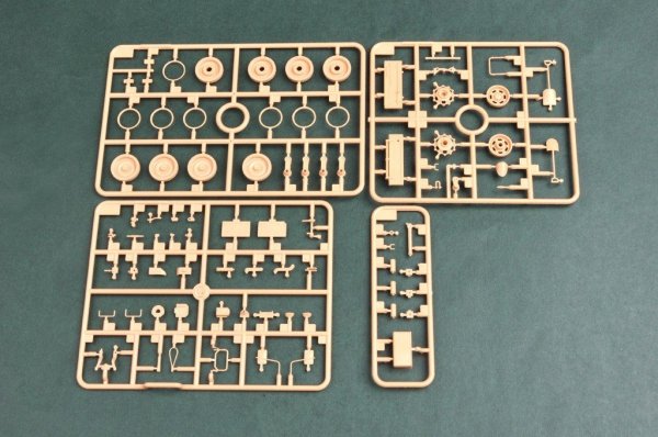 Hobby Boss 82474 Swedish CV90-40 IFV (1:35)