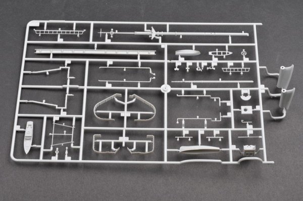 Trumpeter 03702 German Bismarck Battleship (1:200)