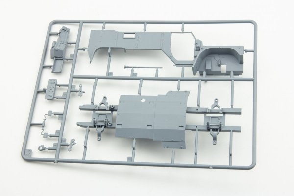 RPG Model 35021 KAMAZ K-4386 Typhoon-VDV Mine-Protected Armoured Vehicle Early Typ 1/35