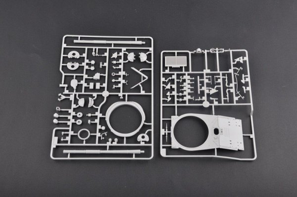 Trumpeter 01581 Soviet T-64B MOD 1975 (1:35)