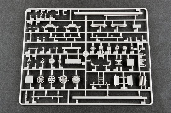Trumpeter 01047 M270/A1 Multiple Launch Rocket System Finland/Netherlands 1/35