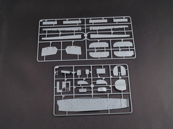 Trumpeter 02829 C-48C Skytrain Transport Aircraft (1:48)