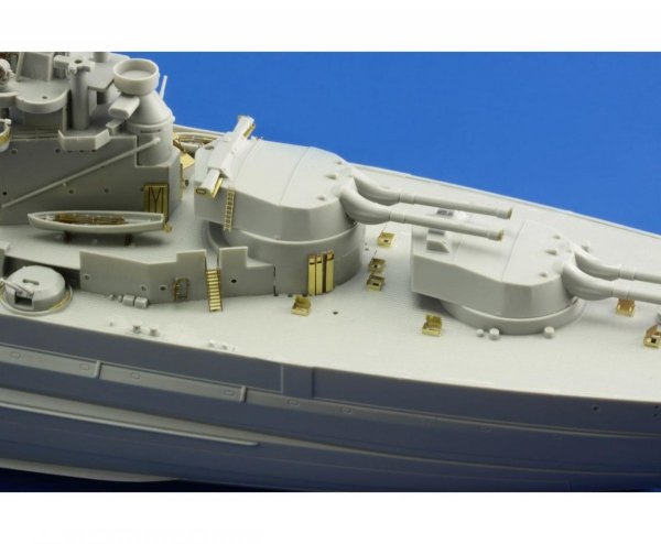 Eduard 53149 HMS Queen Elizabeth 1943 pt 5 - deck &amp; main batteries TRUMPETER 1/350