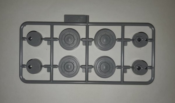 ICM 35377 Panzerspahwagen P 204 (f) with CDM turret, WWII German Armoured Vehicle 1/35