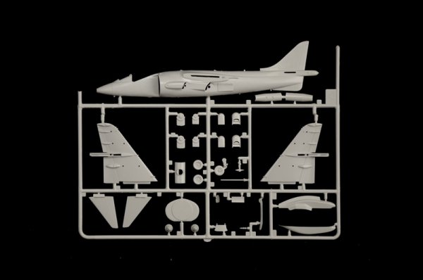 Italeri 90193 AV-8B Harrier II 1/72