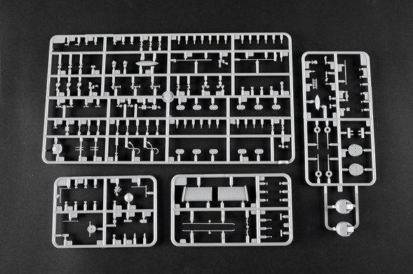 Trumpeter 05366 HMS Naiad 1/350