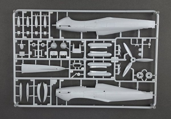 Arma Hobby 40012 Hurricane Mk IIb Reconnaissance 1/48