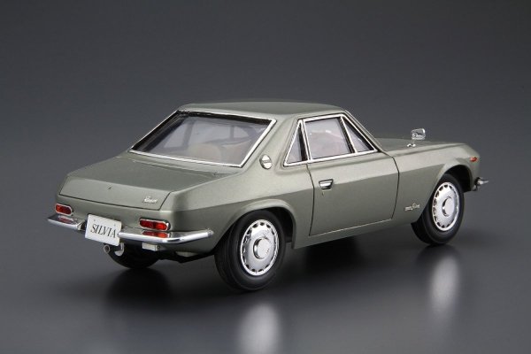 Aoshima 05524 TOYOTA E70 COROLLA Sedan GT/DX 81 (1/24)