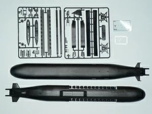 Zvezda 9010 Russian nuclear submarine "Orel" 1/350