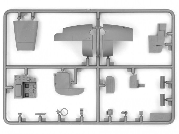 ICM 48288 A-26C-15 Invader with pilots and ground personnel 1/48