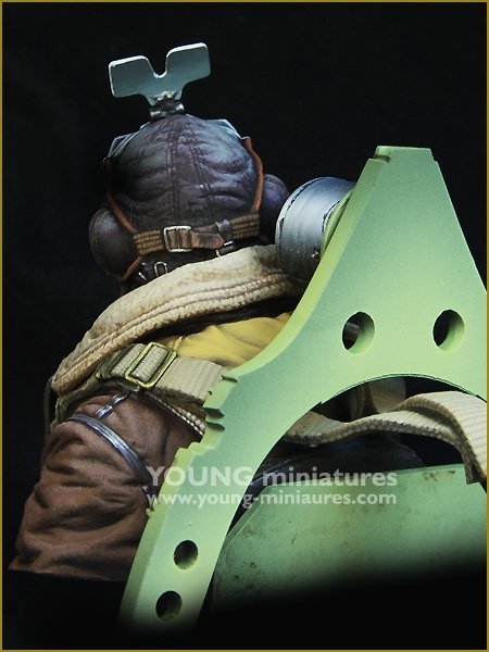 Young Miniatures YM1868 RAF Spitfire Mk.l Pilot WWll 1/10