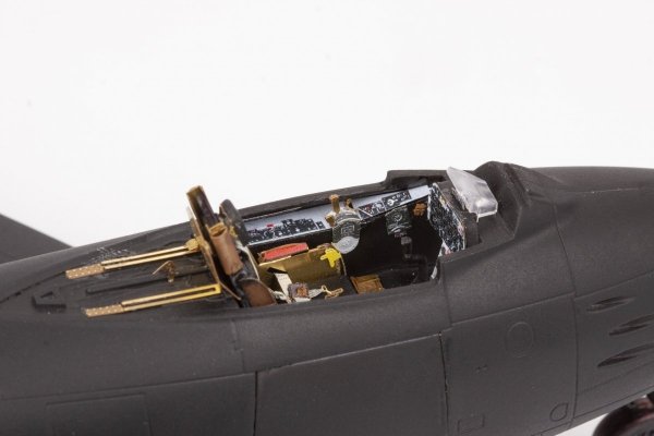 Eduard BIG49350 F-86F-40 AIRFIX 1/48