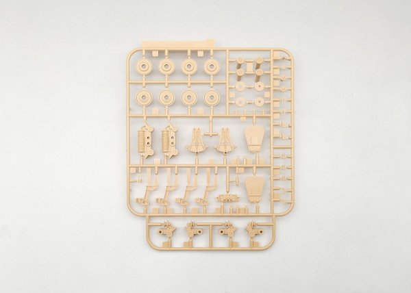 Amusing Hobby 35A042 FV221 Caernarvon British Heavy Tank 1/35