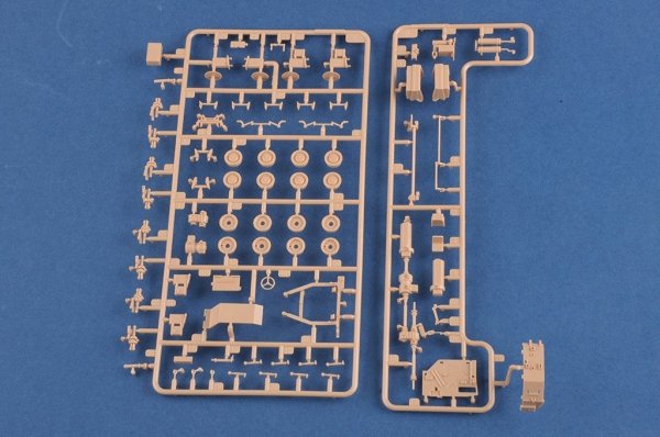 Hobby Boss 82929 48N6E of 5P85S TEL S-300PMU SA-10 GRUMBLE 1/72