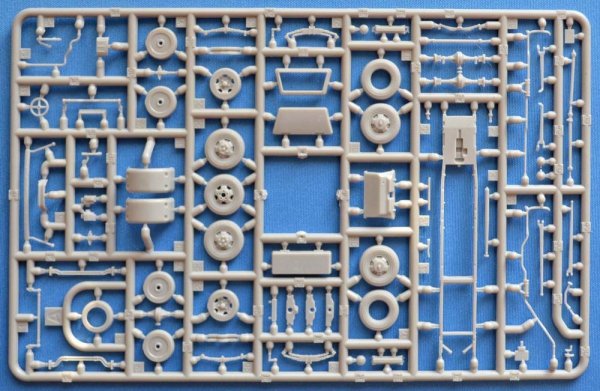 ACE 72585 German V-8 model 51 truck 1/72