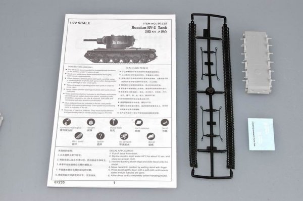 Trumpeter 07235 Soviet KV-2 M1940 tank (1:72)