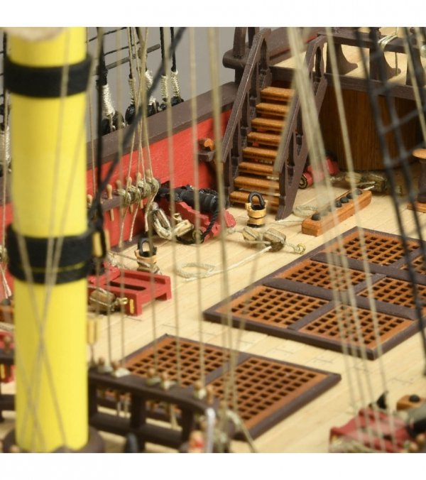 ARTESANIA LATINA 22901 Santisima Trinidad Trafalgar Ed. 1805 + figurki + miedziane poszycie 1/84