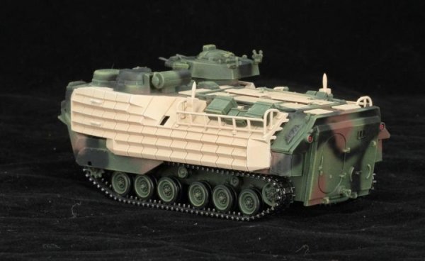 Dragon Armor 63073 AAVP-7A1 w/Enhanced Applique Armor Kit 1/72