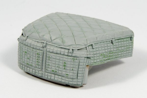 Panzer Art RE35-357 ZIL-131 engine deck with canvas cover 1/35