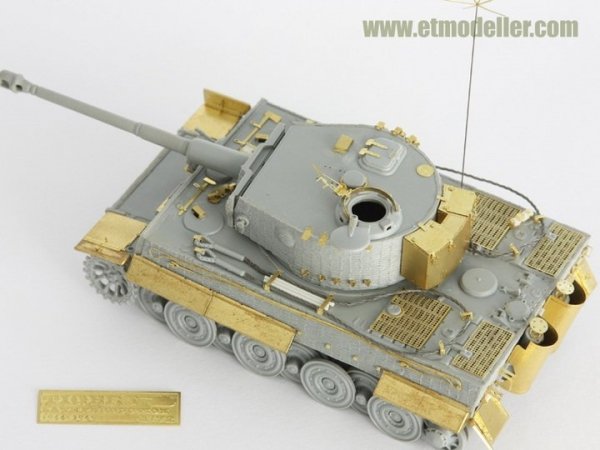 E.T. Model E72-023 WWII German TIGER I Stowage Bin 1/72