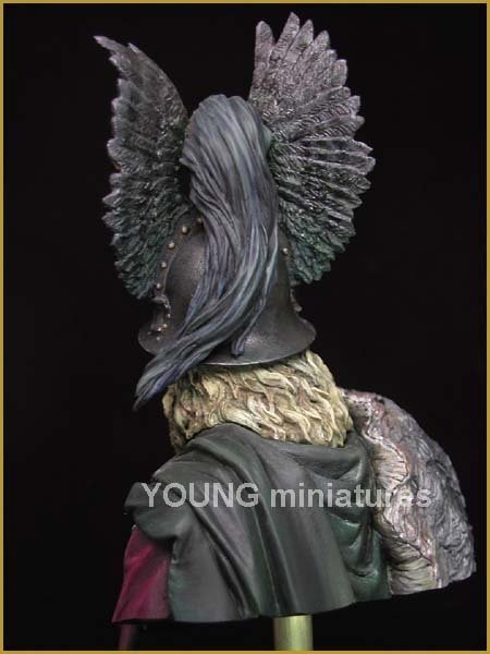 Young Miniatures YH1828 Celtic Warrior Hallstatt 6th Century B.C. 1/10