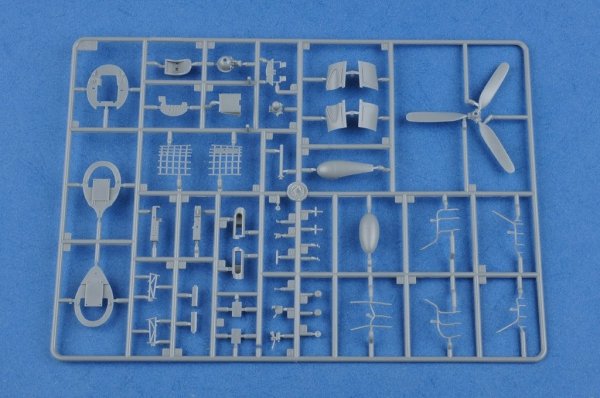 Hobby Boss 80381 F4U-1 Corsair Early version 1/48