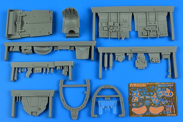 Aires 2290 Macchi C.205V Veltro serie III cockpit set 1/32 Italeri