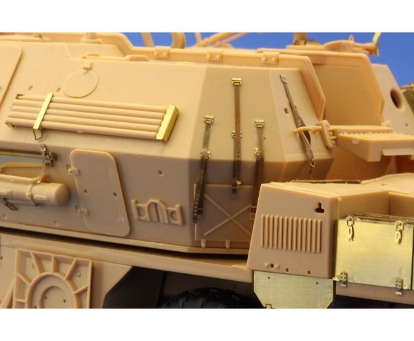 Eduard 36180 152mm ShkH vz.77 DANA exterior 1/35 Hobby Boss