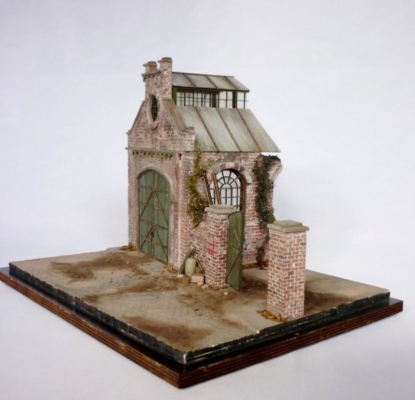 RT-Diorama 35289 Diorama-Base: Industrial Workshop 1/35