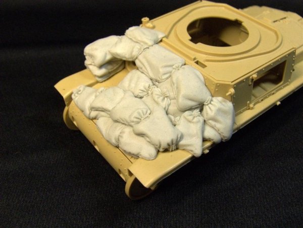 Panzer Art RE35-083 Sand armor for Fiat 13/40 (Tamiya Kit) 1/35