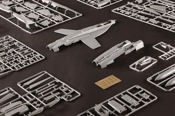 Hobby Boss 85818 F/A-18E Super Hornet VFC-12 1/48